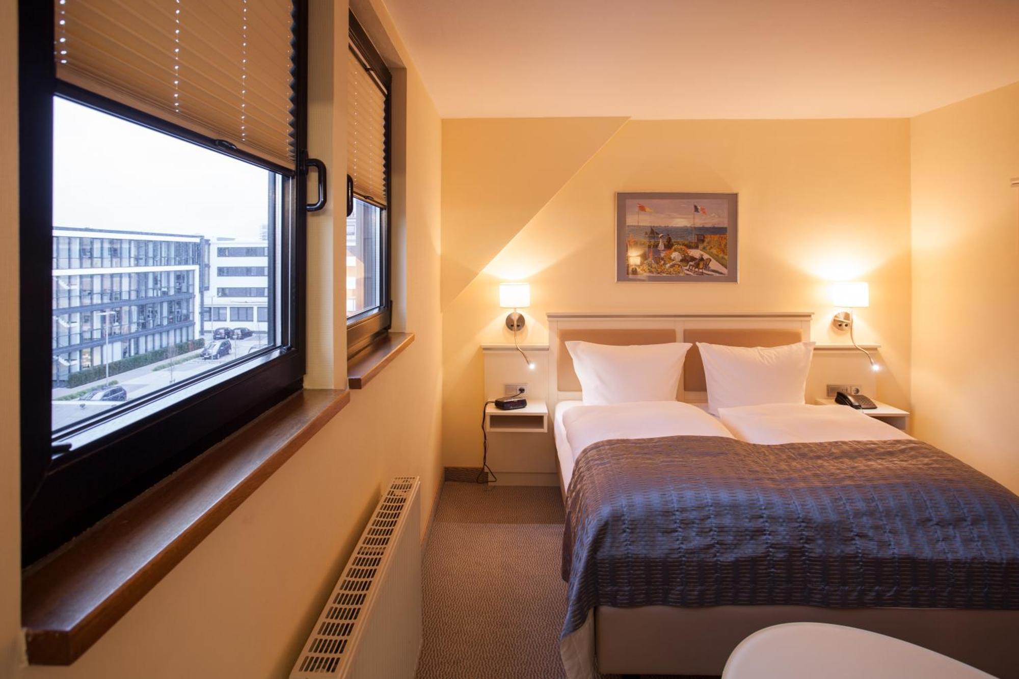 Centro Hotel Goya Wolfsburg Esterno foto